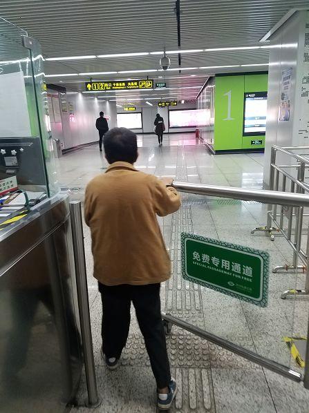 黄衣男子爆料视频大全最新,真相与争议交织